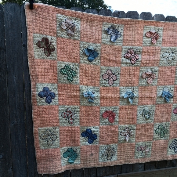 Vintage Butterfly Hand Quilted Quilt - Picture 16 of 16